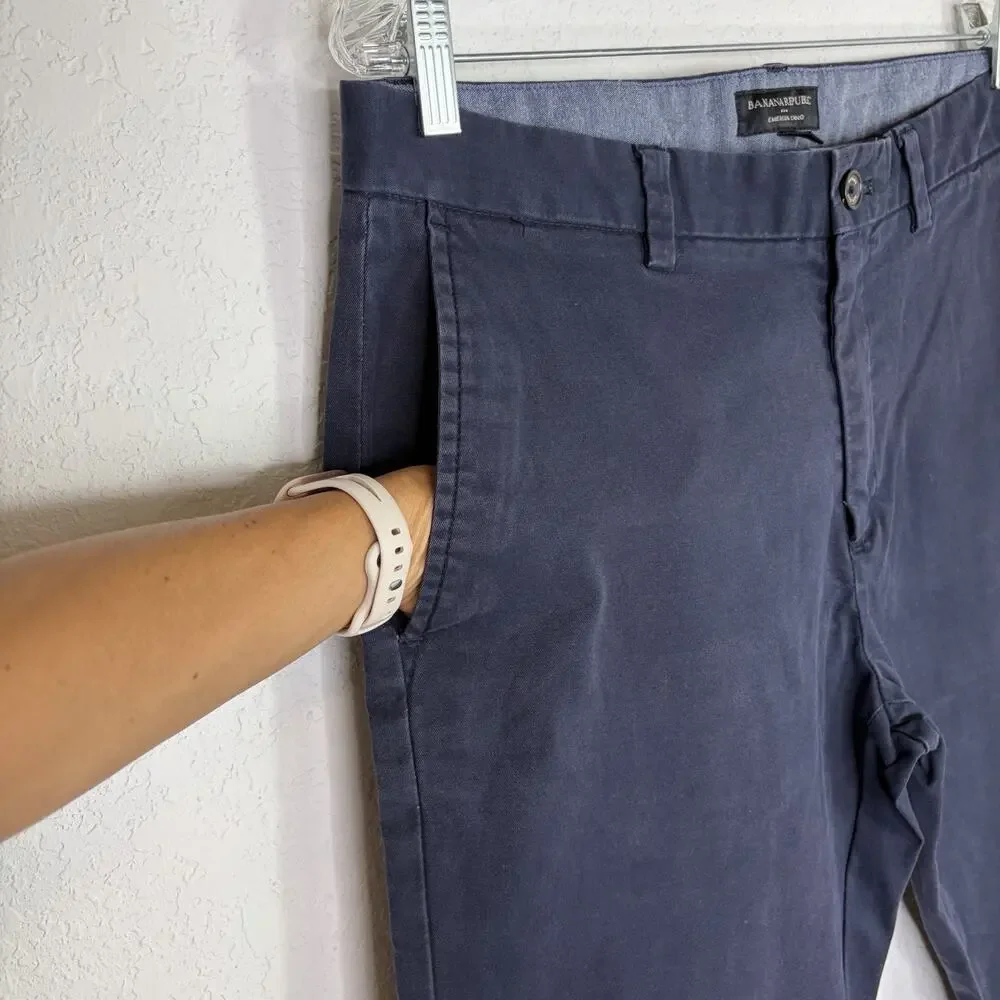 Banana Republic Navy Emerson Chino Pants size 33x30, classic, work, office
